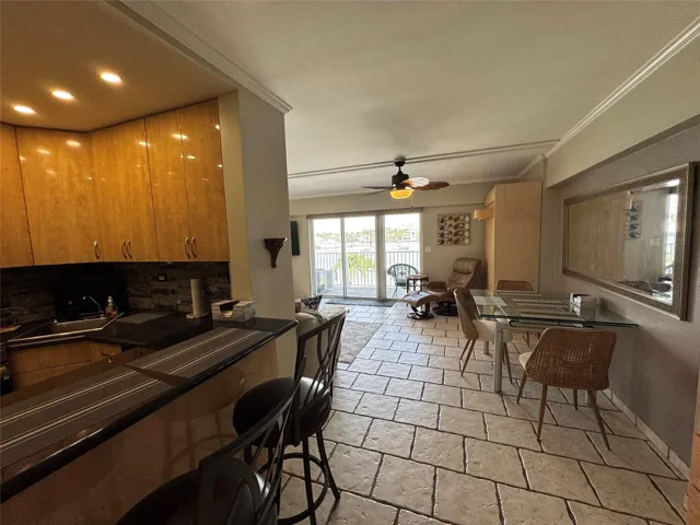 kitchen/dining room