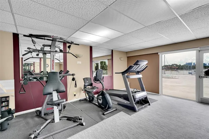 UNIVERSAL GYM EQUIPMENT