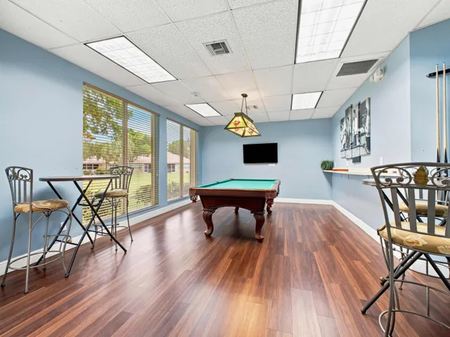 Clubhouse Billiards