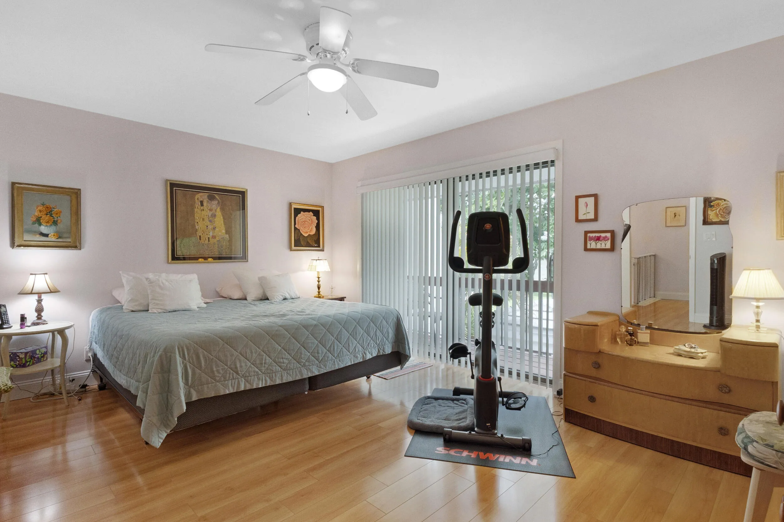 accutour_01 3015-oaktree-ln -026