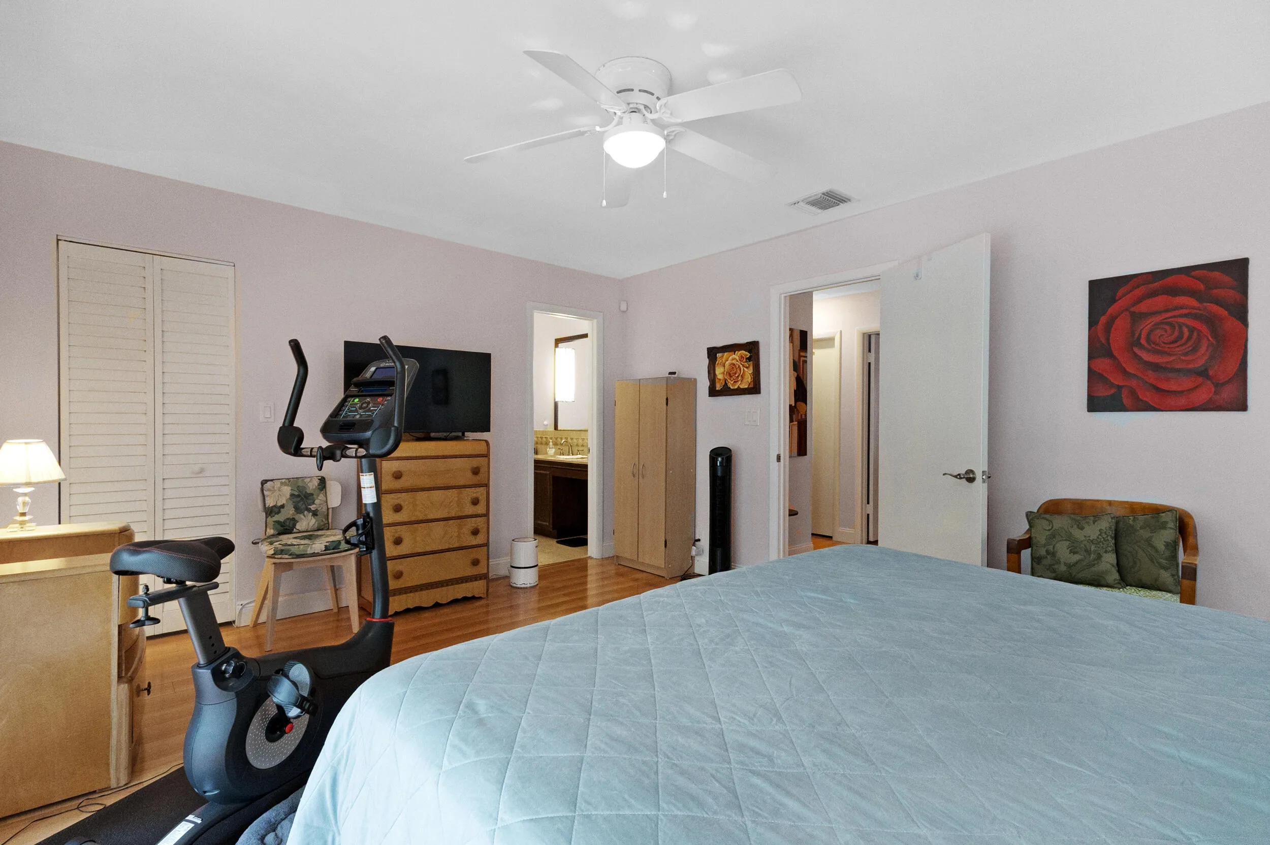 accutour_01 3015-oaktree-ln -027