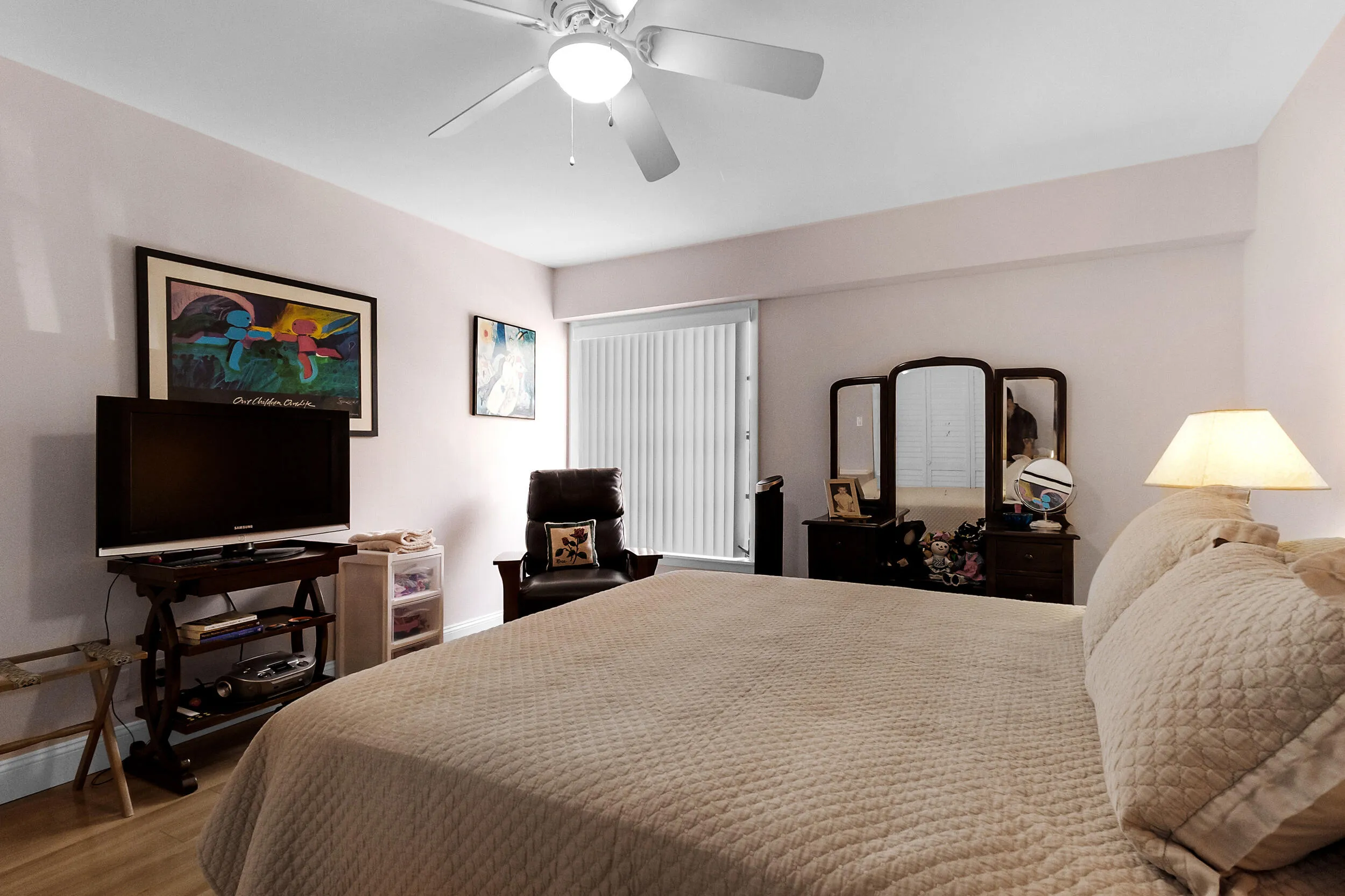 accutour_01 3015-oaktree-ln -036