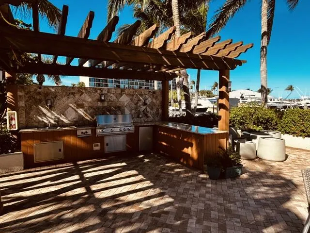 Marina Tower Outdoor Kitchen BBQ