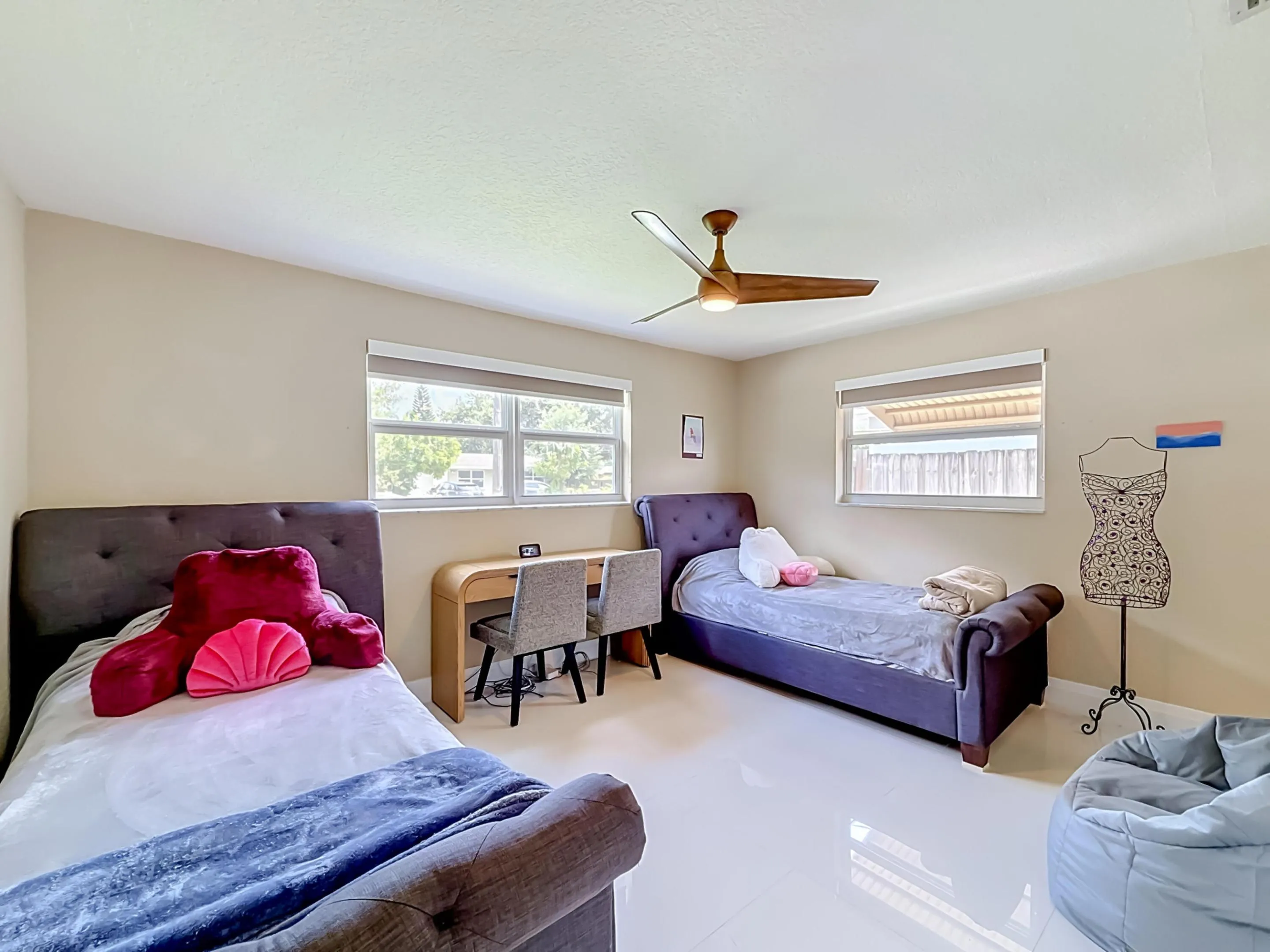 9416 SW 51st Place-32
