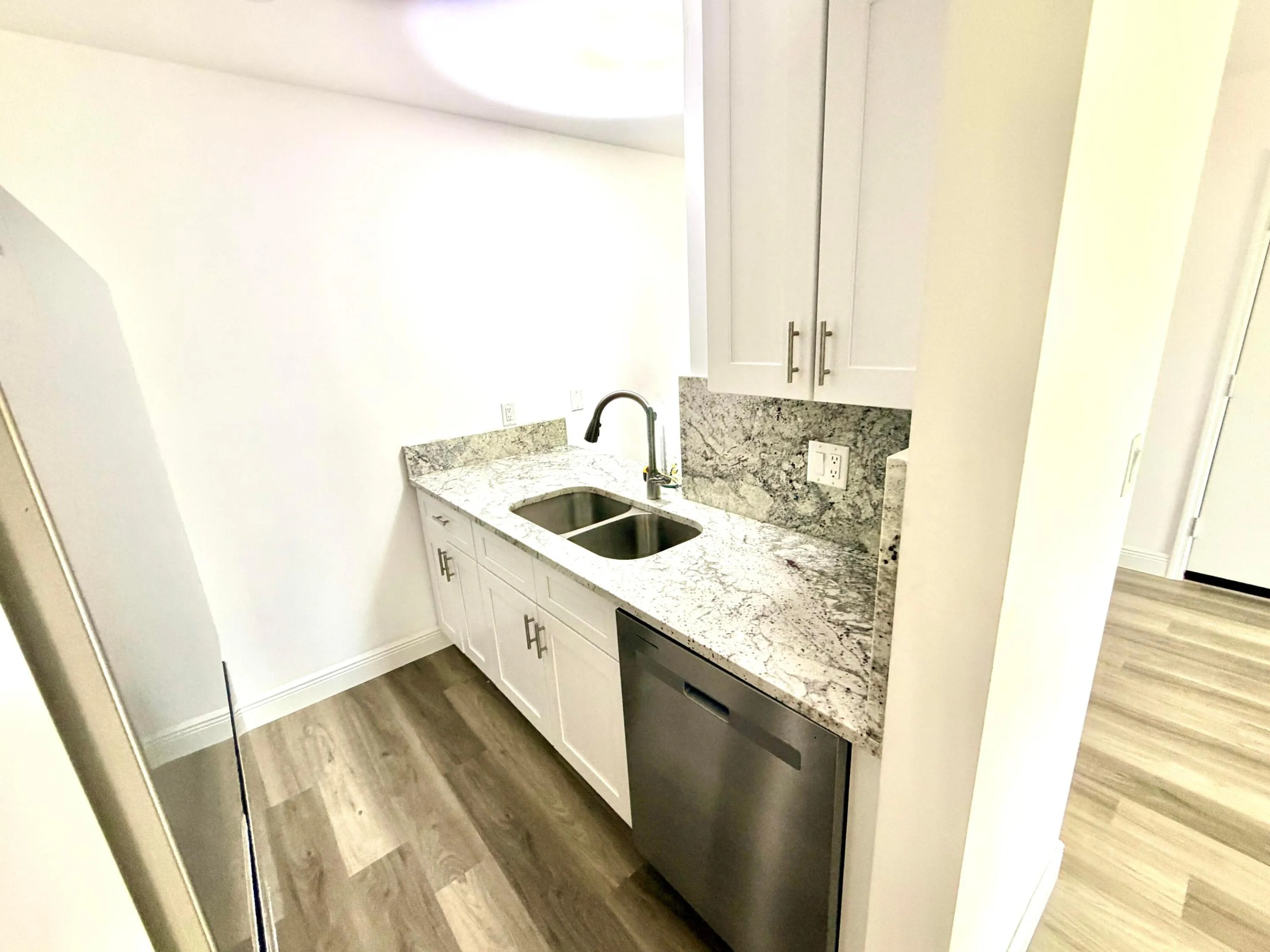 ___F105 kitchen 3