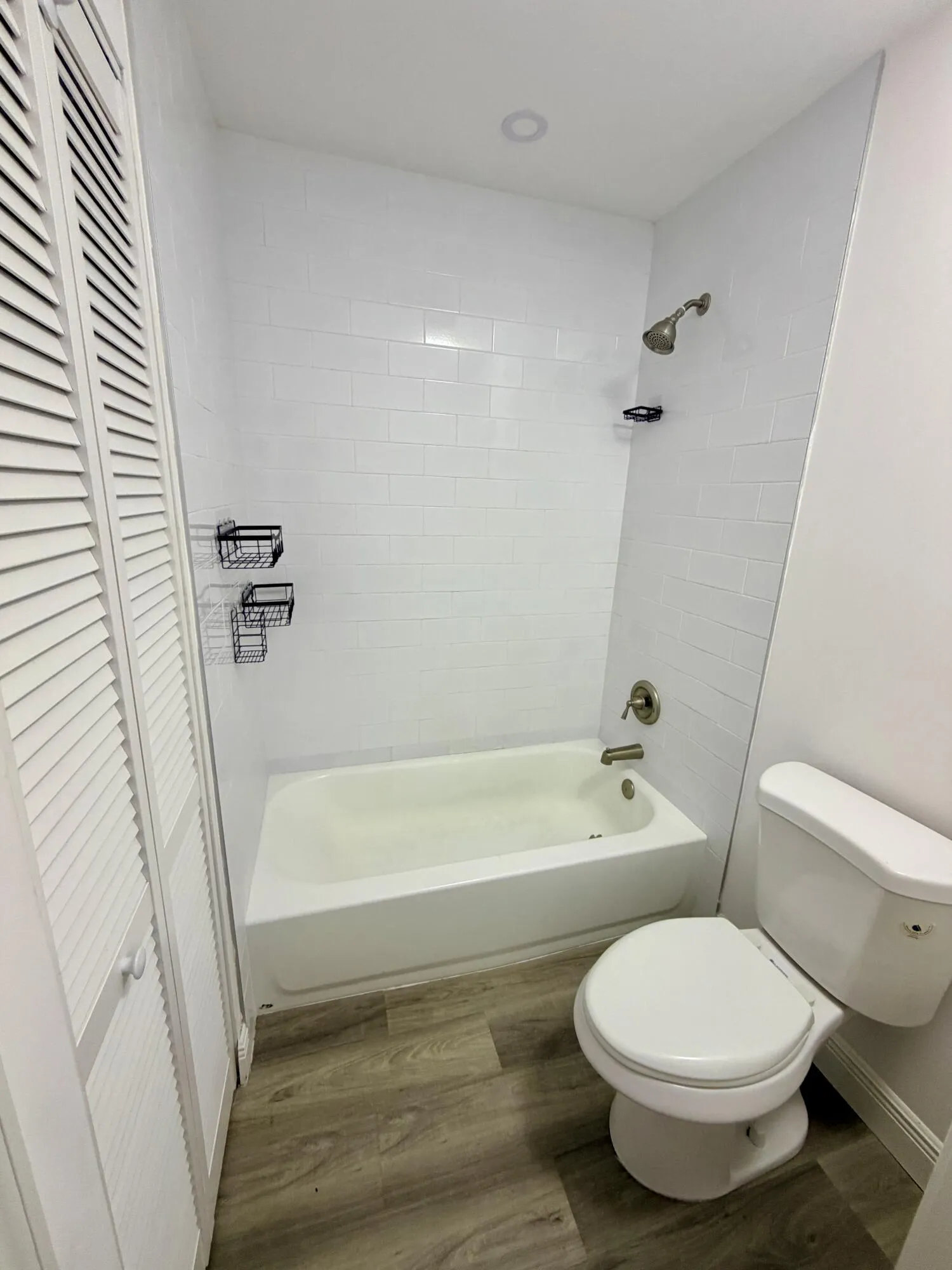 ___F105 bath 1