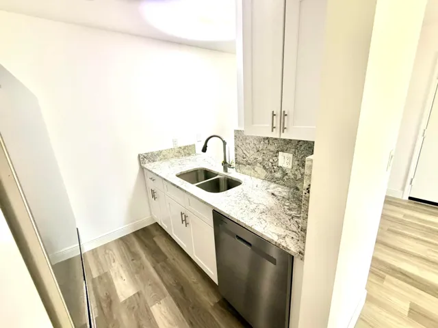 ___F105 kitchen 3