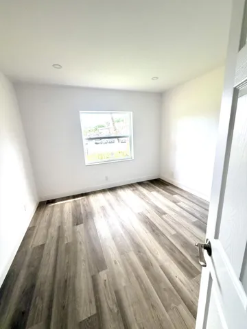 ___F105 bedroom 1