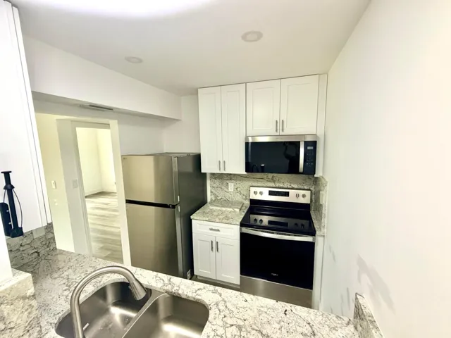 ___F105 kitchen 1