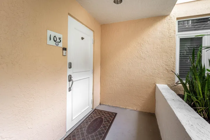 003-309EastOceanAvenue-103-Lantana-FL-33