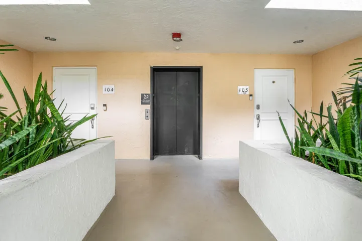 002-309EastOceanAvenue-103-Lantana-FL-33