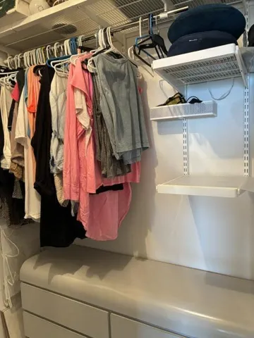Walk in closet w/dresser