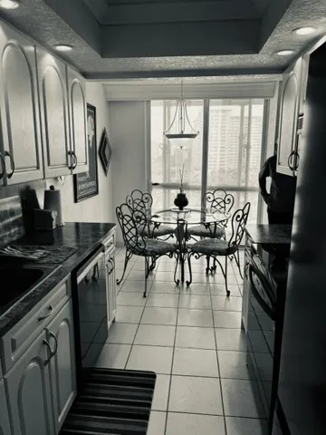 Kitchen w/separate dining area