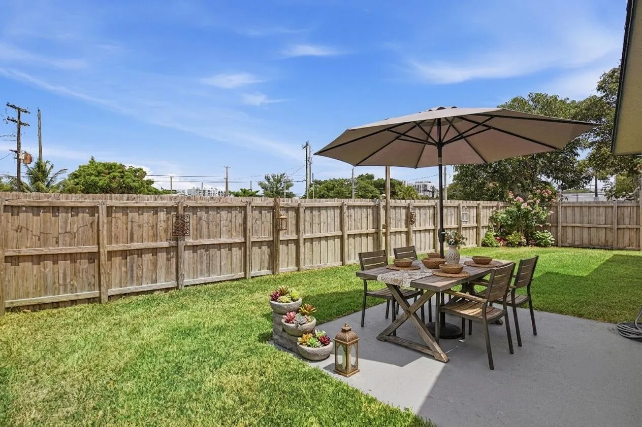 Virtual Staging Backyard
