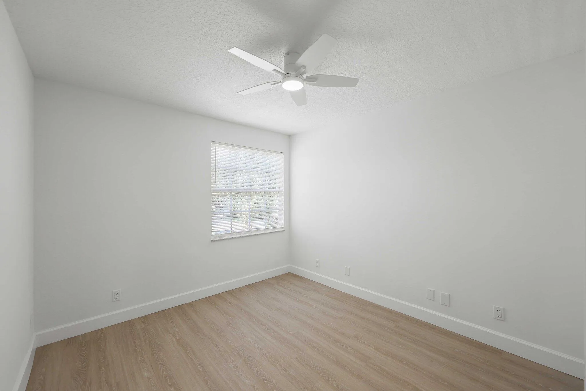 11614 NW 2nd Dr - 46.jpg-SMALL