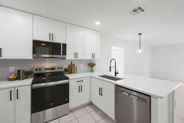 11614 NW 2nd Dr - 14.jpg-SMALL