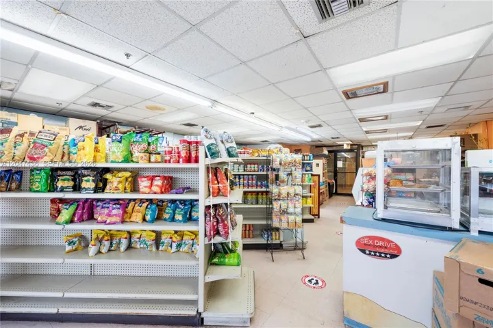 Convenience Store/Bistro