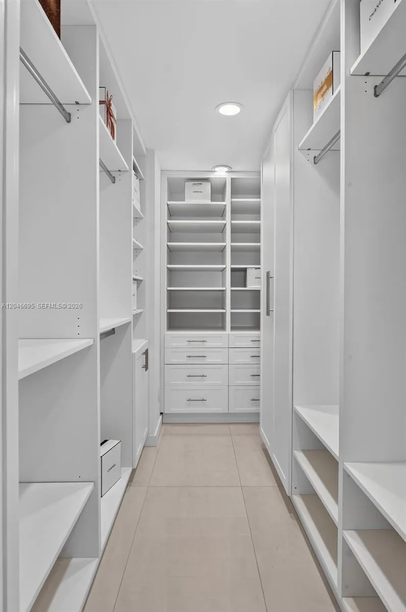 Walk in Closet