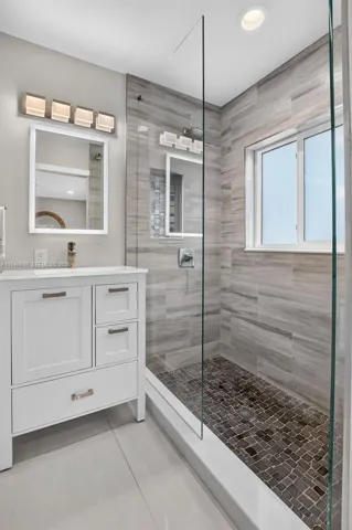2nd bathroom