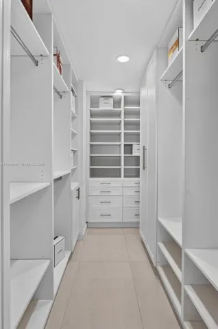 Walk in Closet