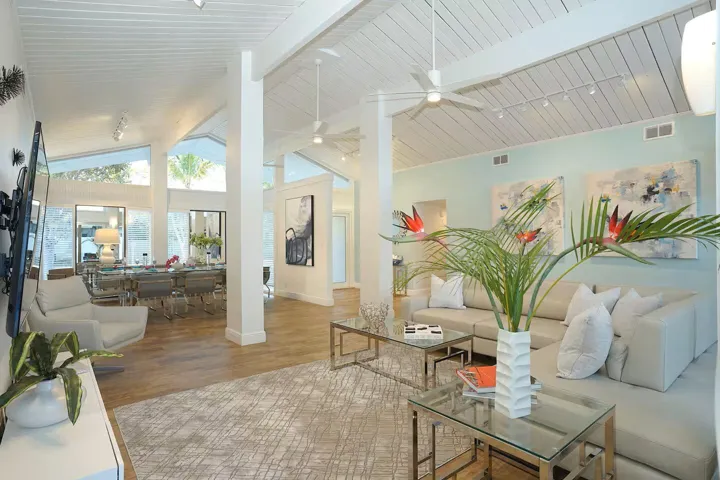 Living Room Dining Vew