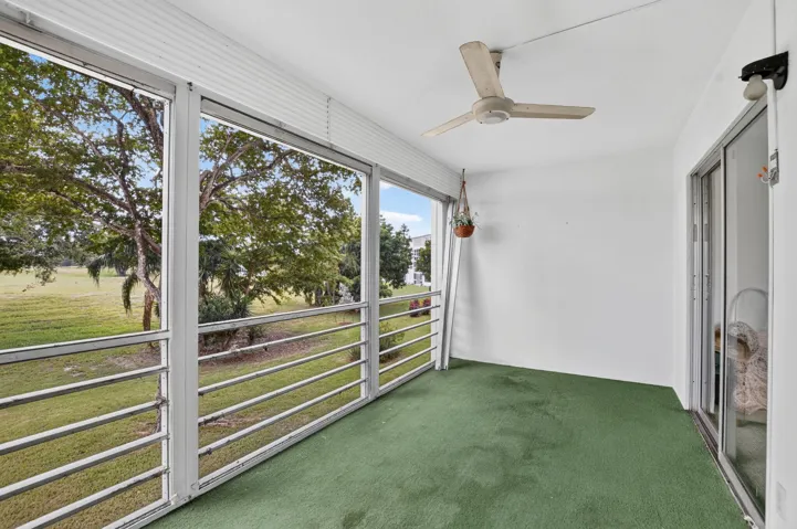 Enjoy your morning coffee in privacy with no neighbors behind you!