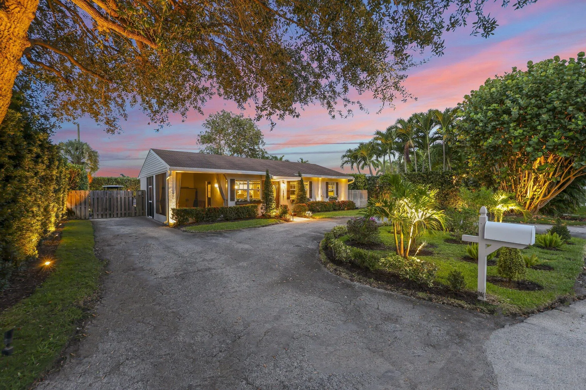 2205 West Pineridge Court - 3.jpg-SMALL