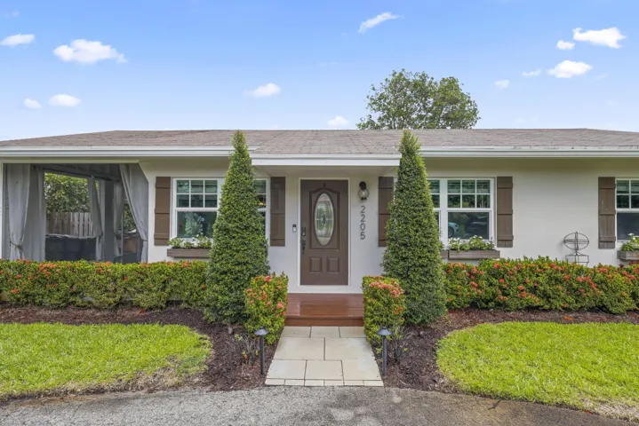2205 West Pineridge Court - 42.jpg-SMALL