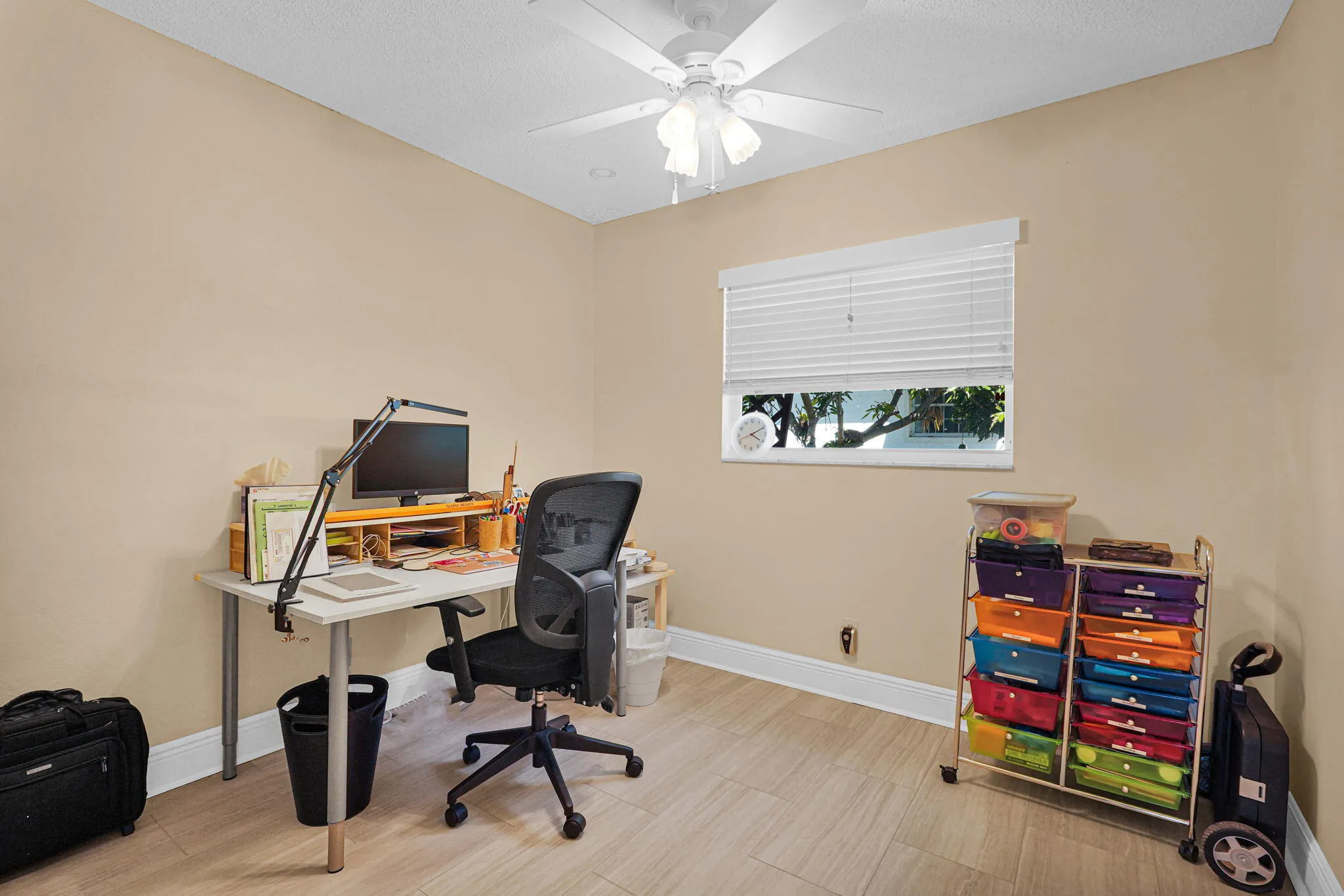 Den/office/convertibe bedroom