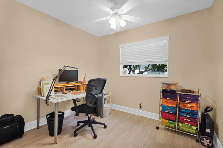 Den/office/convertibe bedroom