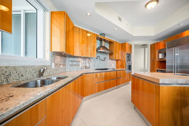 13-web-or-mls-16051-collins-ave-1902