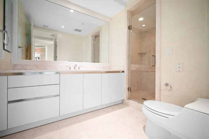 22-web-or-mls-16051-collins-ave-1902