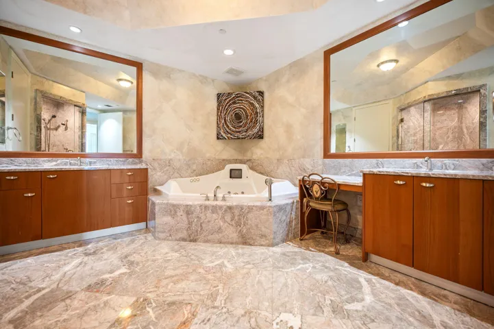17-web-or-mls-16051-collins-ave-1902