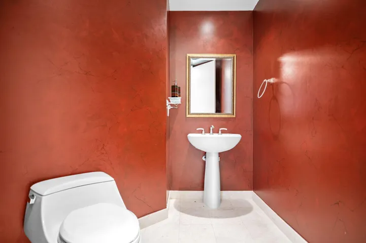 24-web-or-mls-16051-collins-ave-1902