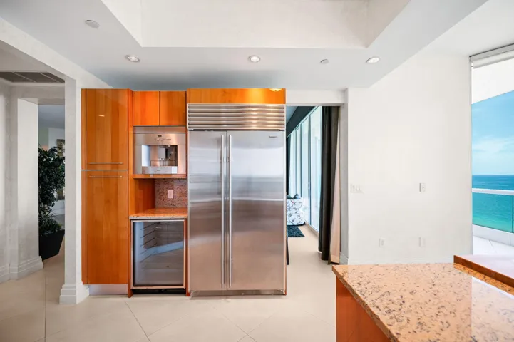 12-web-or-mls-16051-collins-ave-1902