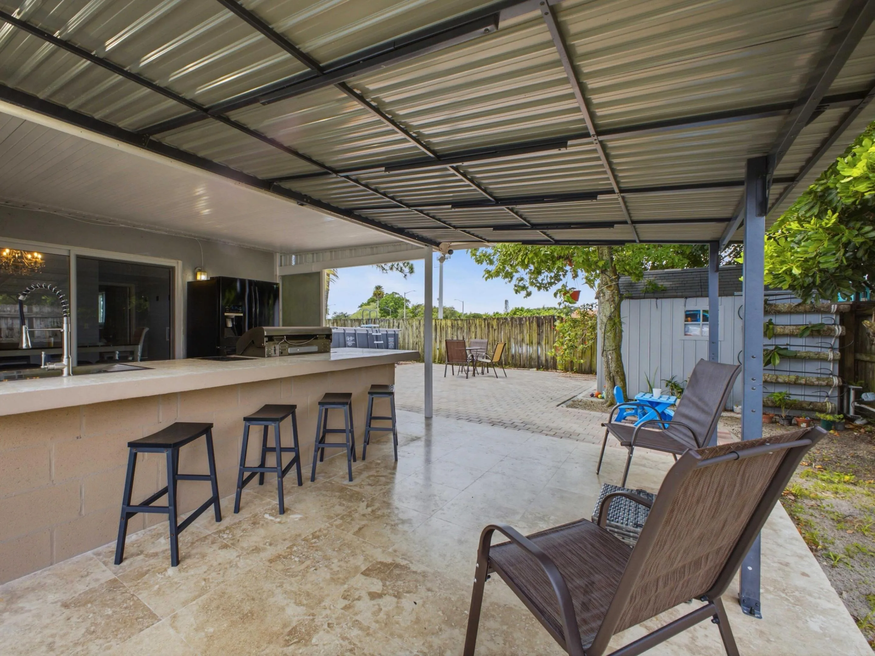Covered Patio to Back Yard