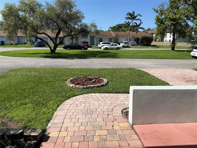 PRIVATE ROAD FRONT