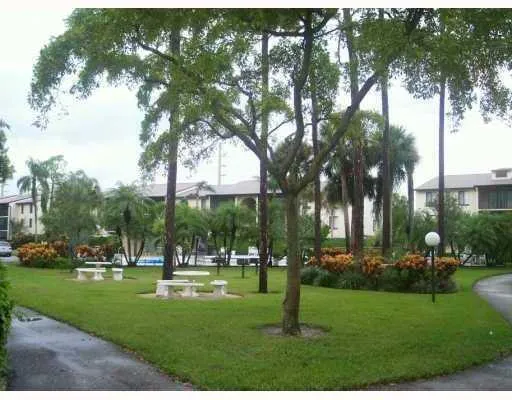 Picnic Area Charter Club