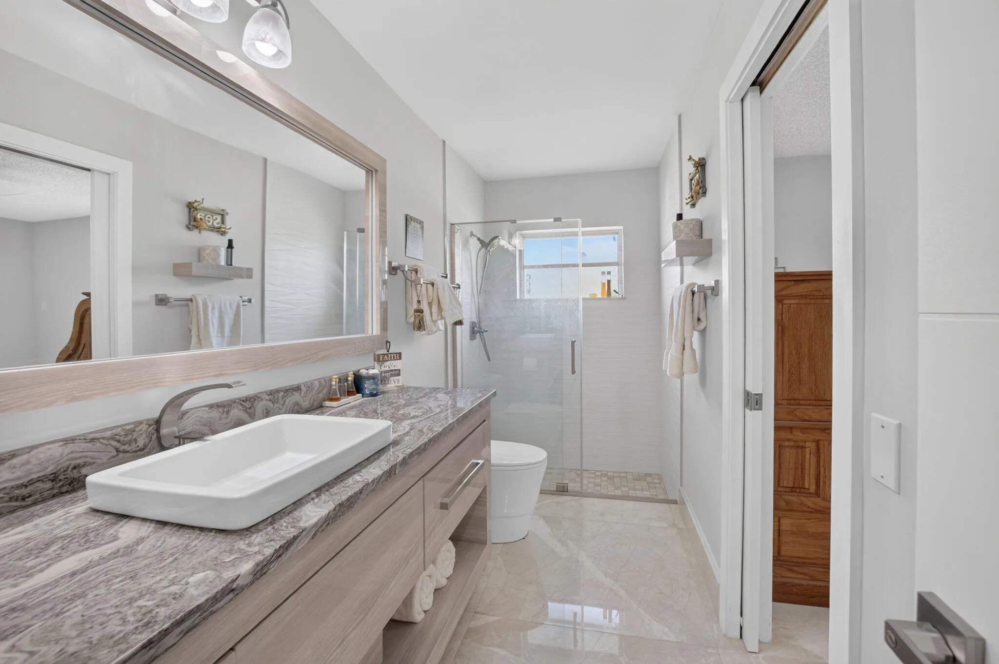 2nd bath walk in shower