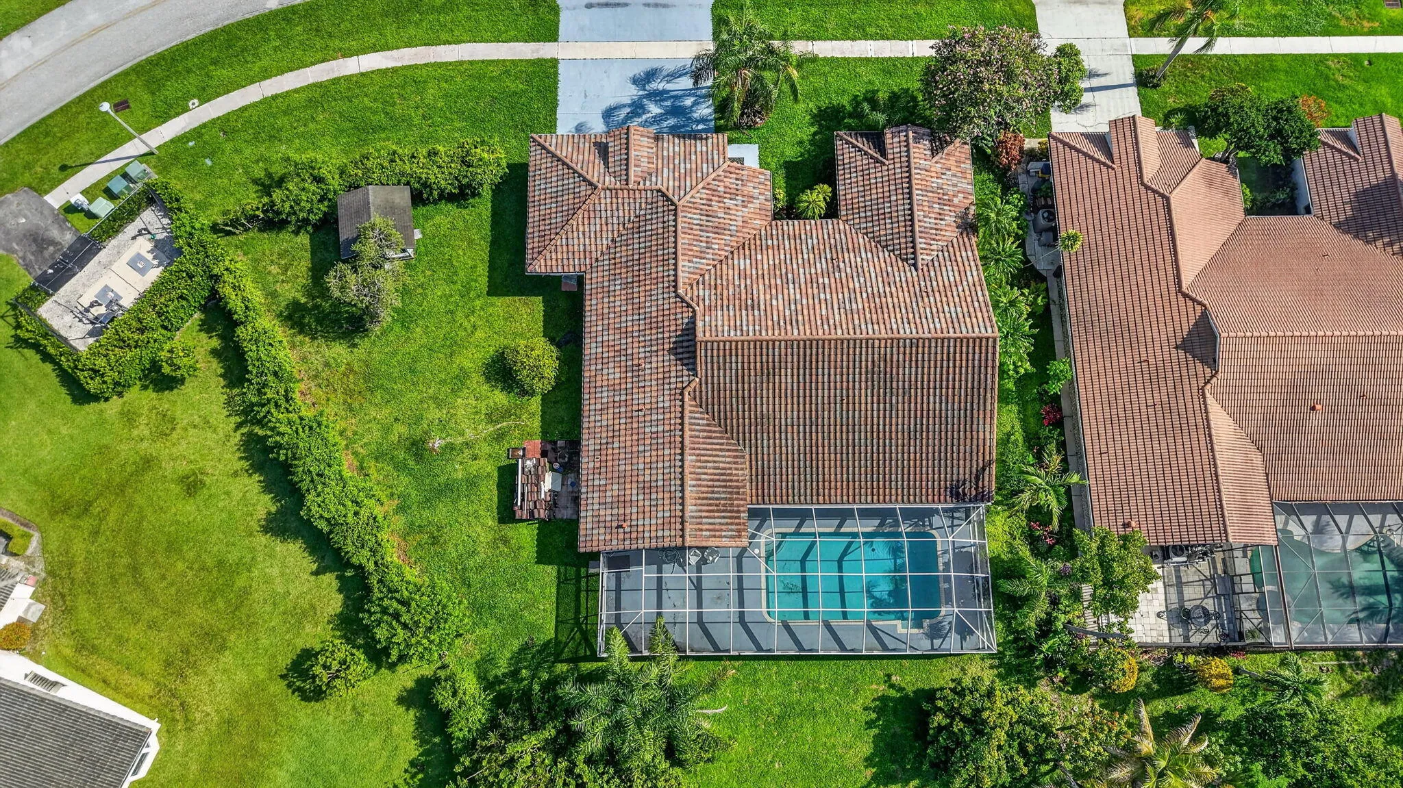 Aerial oversized pie shaped lot
