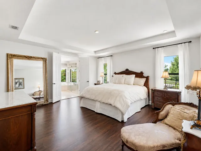 24primarybedroom