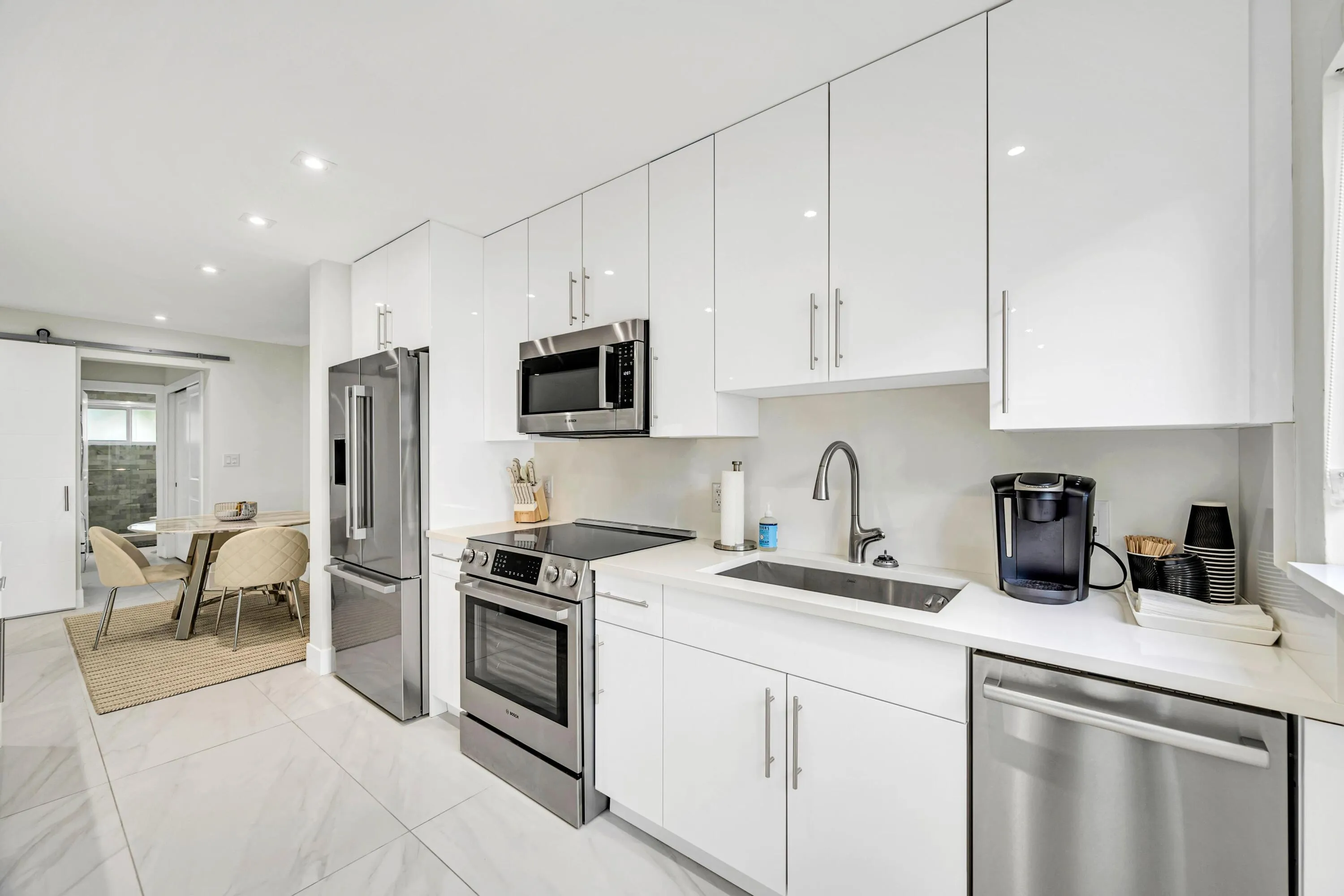 425 BAYSHORE DR #15-21