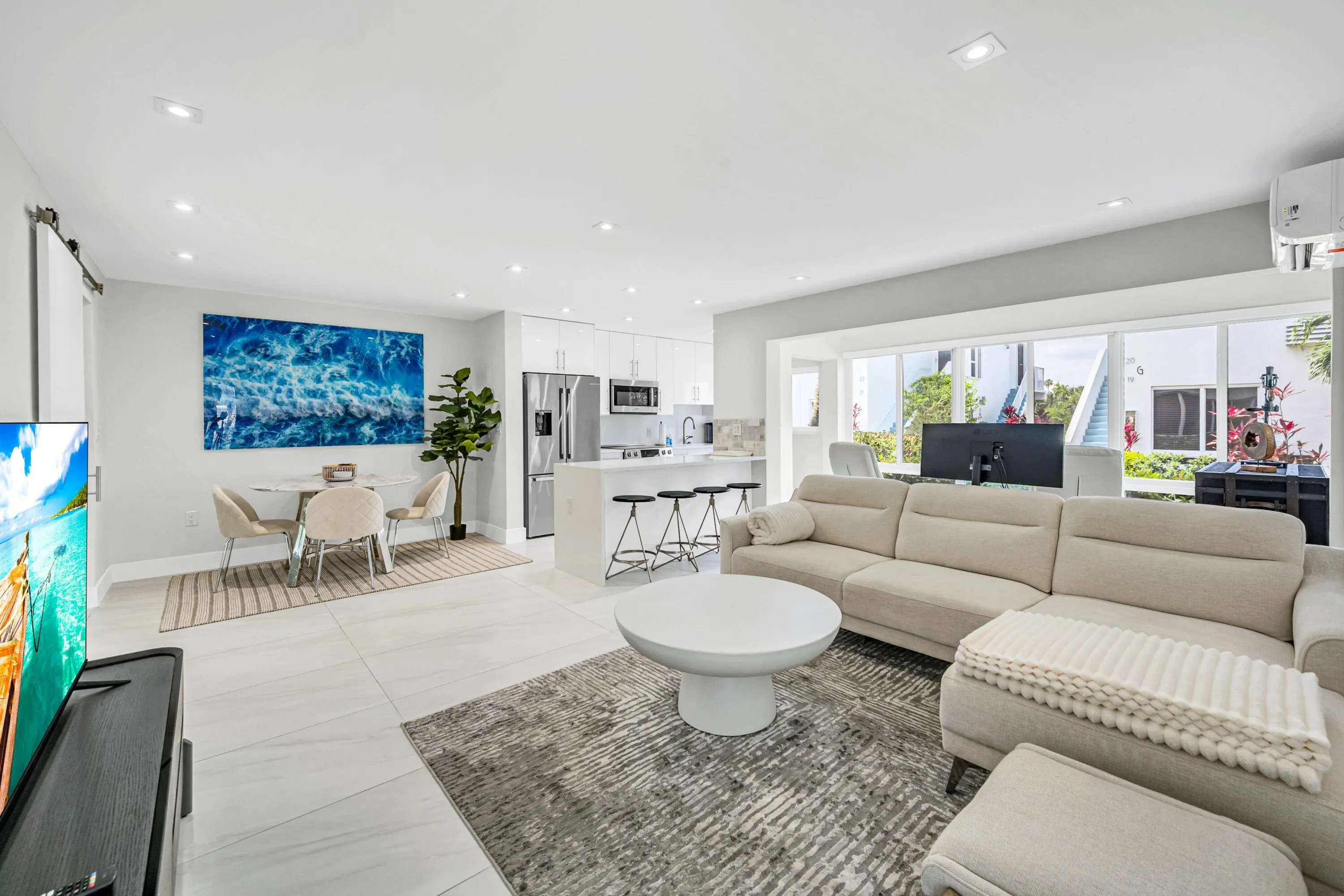 425 BAYSHORE DR #15-14