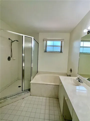 Primary En-suite Bathroom