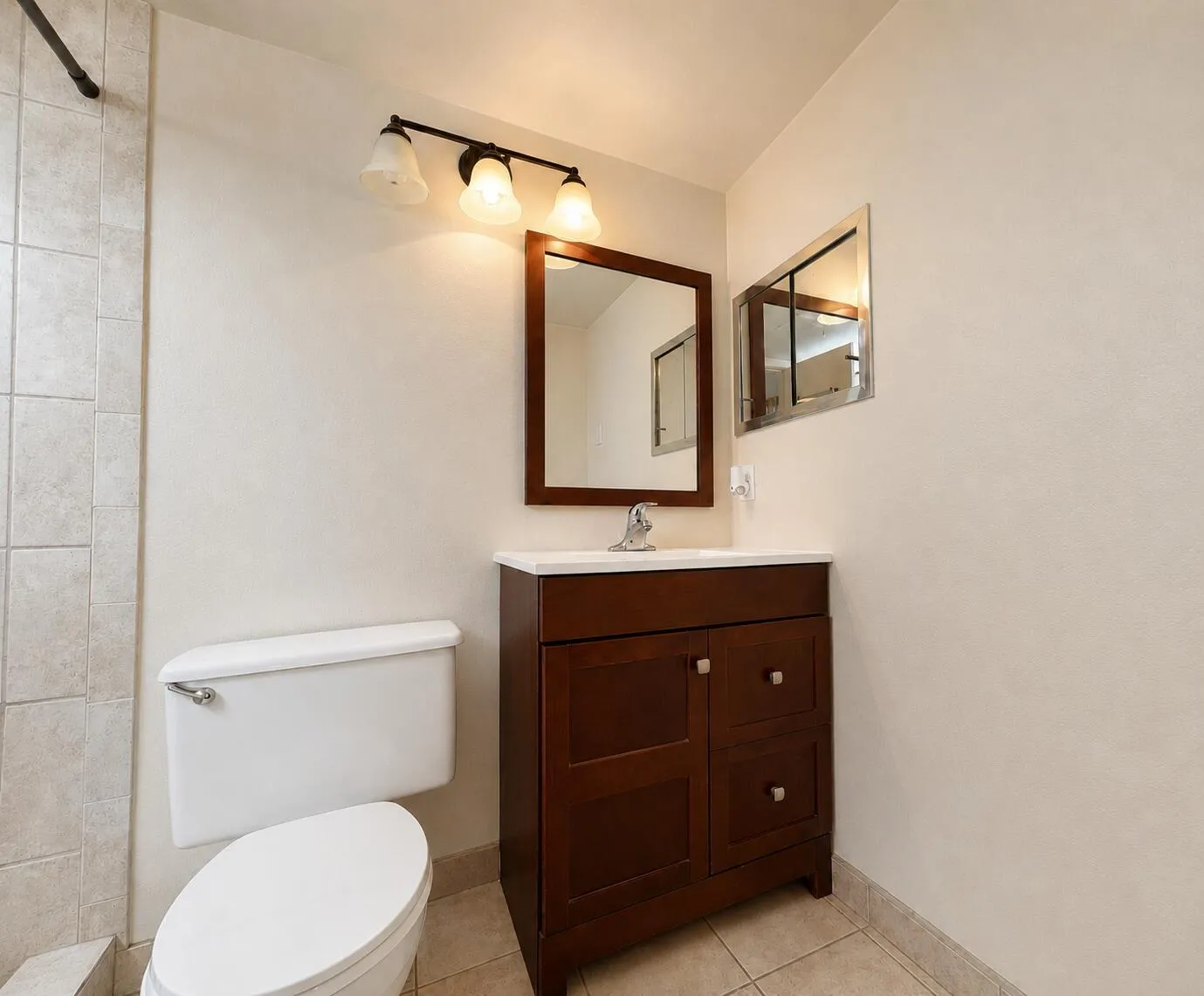 Full Ensuite Bath With Updates