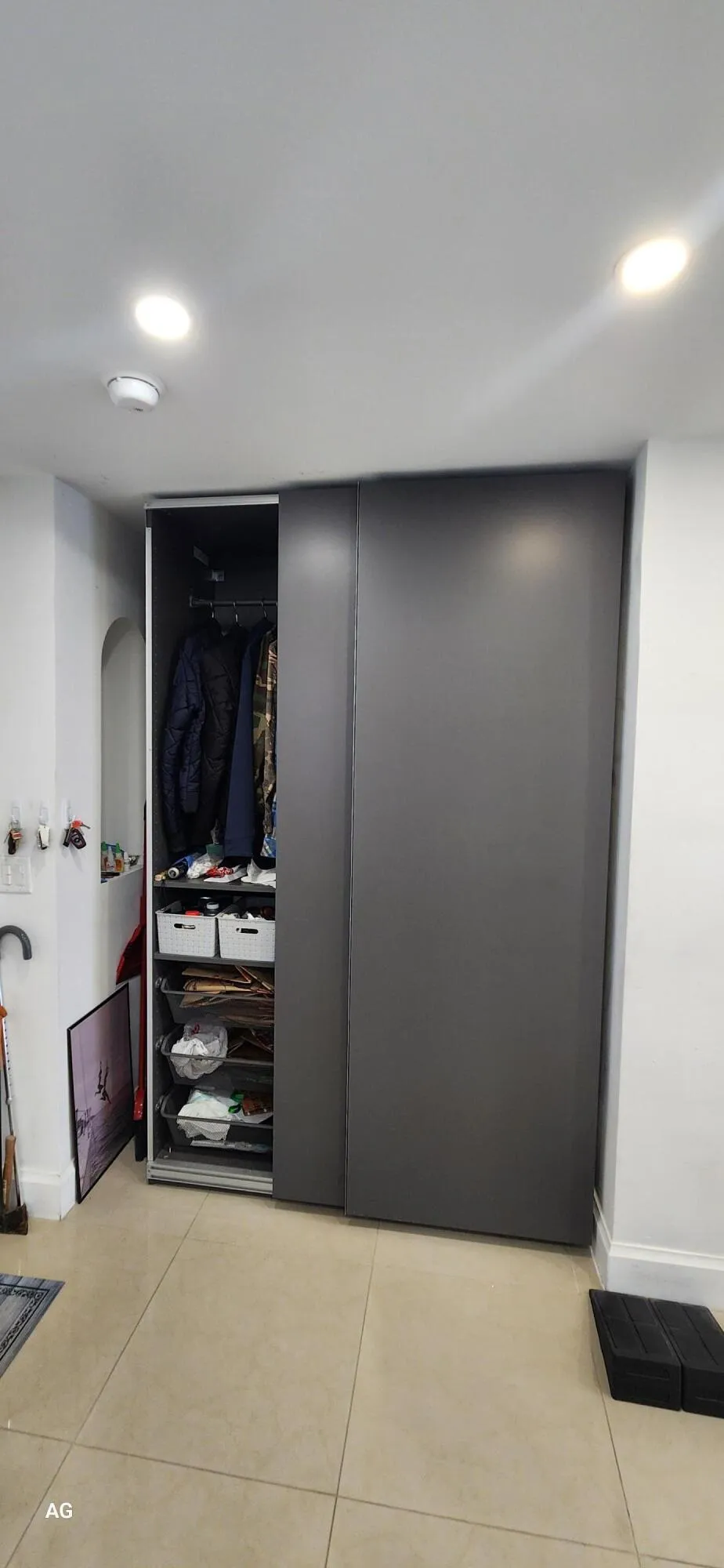 Storage cabinet closet