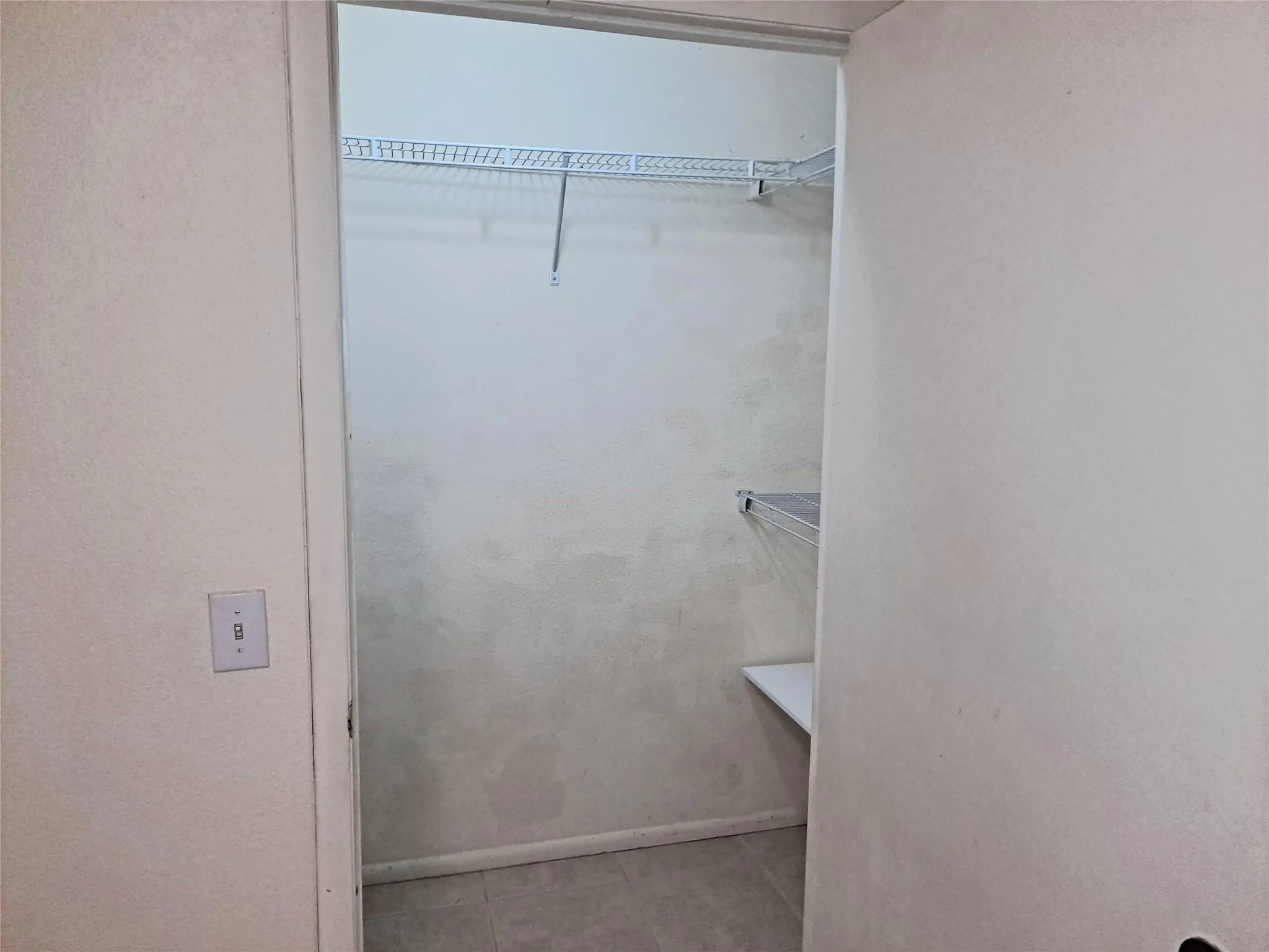 Both rooms have walk in closets