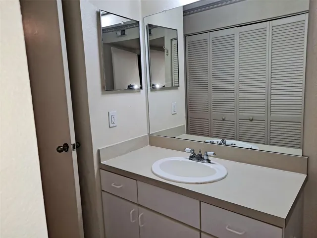Main bath has a tub