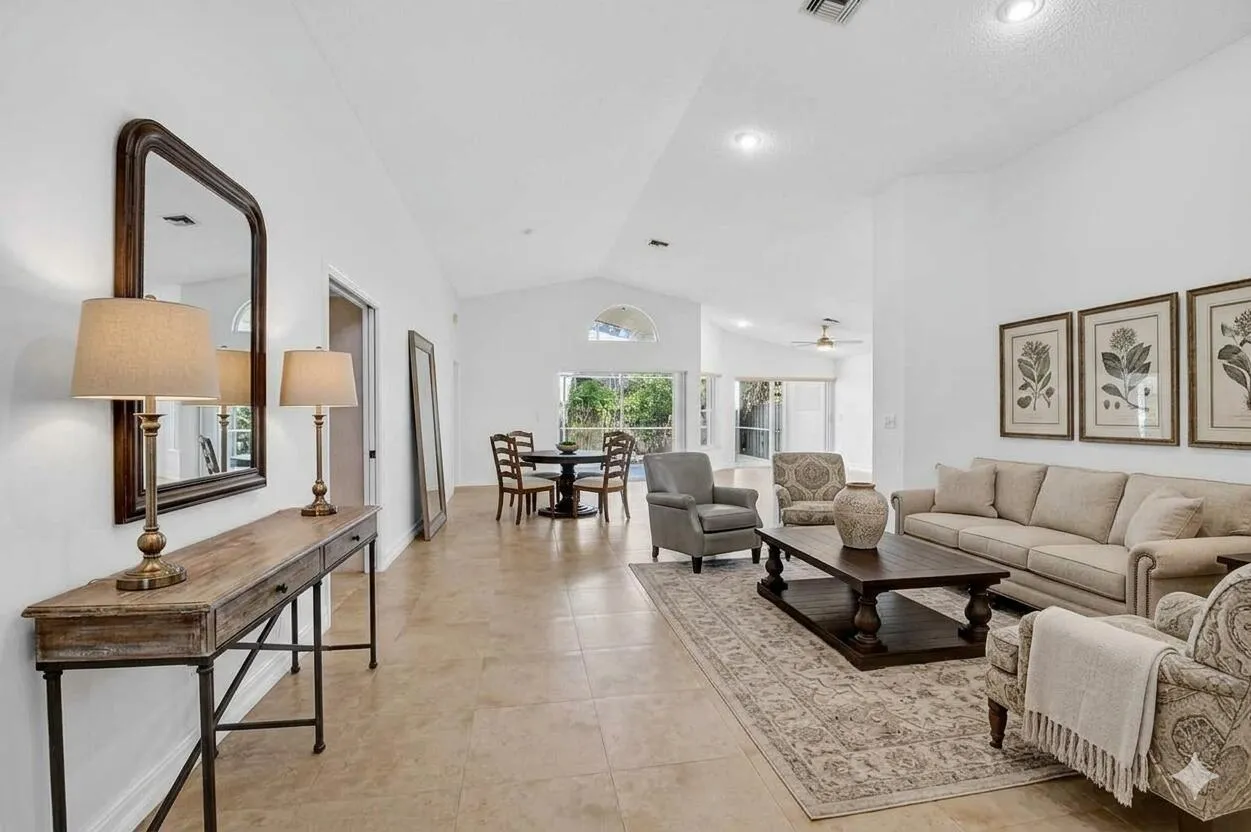 Virtually staged. Actual property photos.