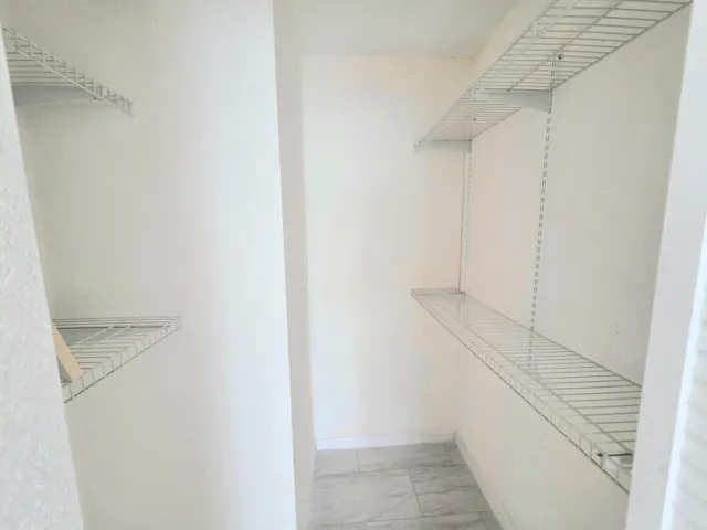 Walik-in closet in Master Bedroom
